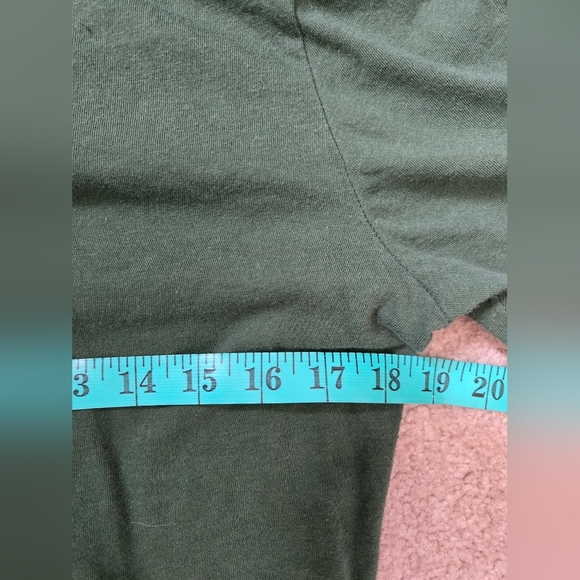 NFL Team Apparel GREEN BAY PACKERS V Neck Short Sleeve Shirt. Large - Picture 6 of 8